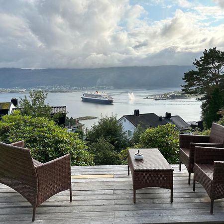 Great Place With View To The Mountains And Fjord Ålesund Eksteriør billede