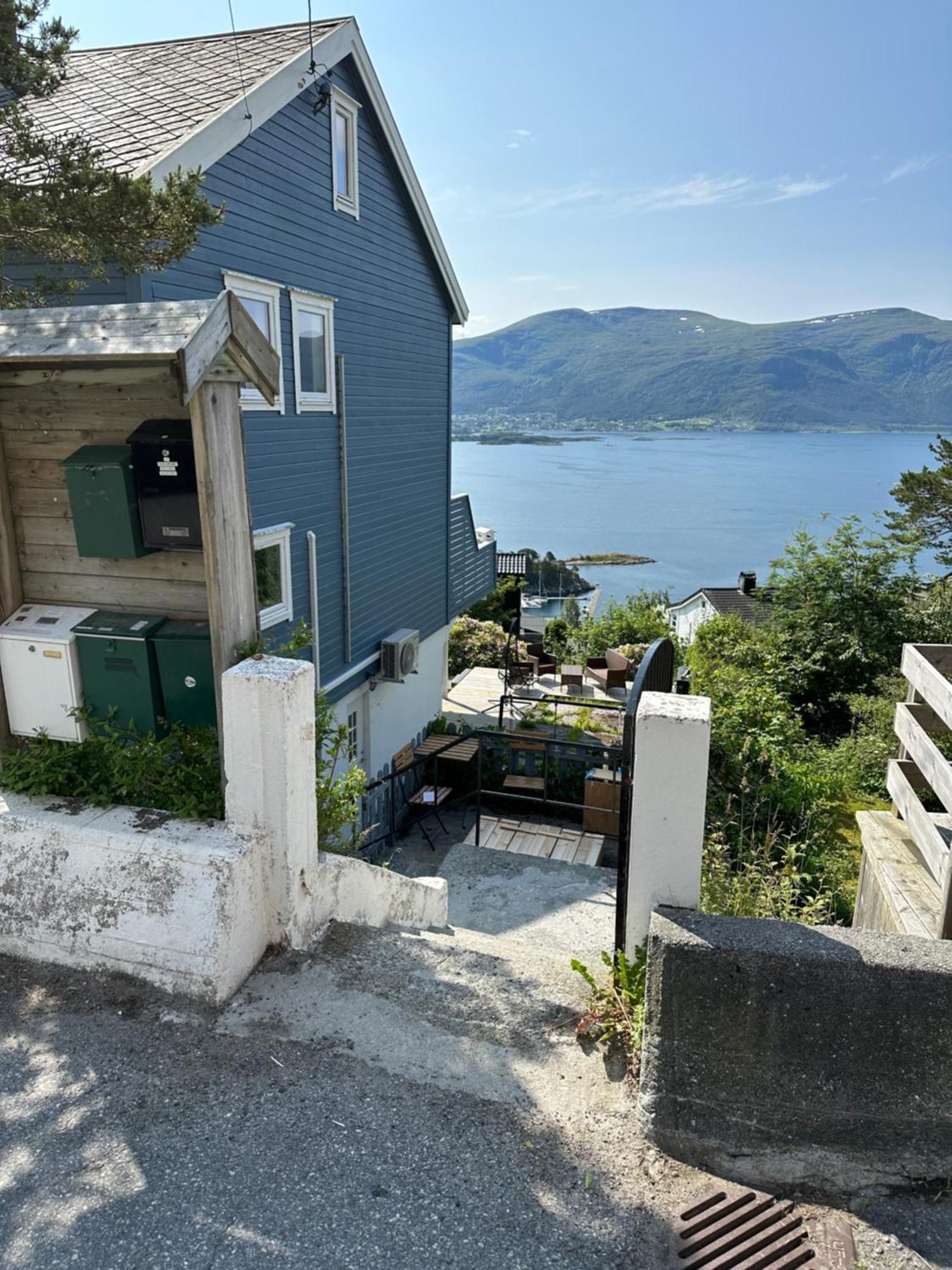 Great Place With View To The Mountains And Fjord Ålesund Eksteriør billede